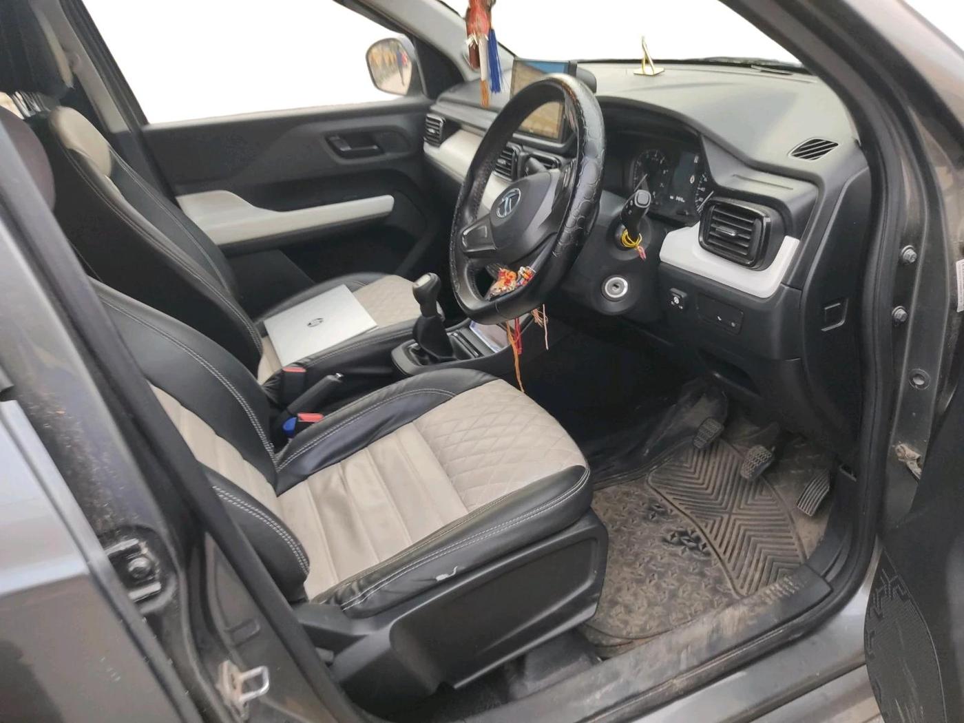 2023 Tata PUNCH PURE MT, CNG, Manual, 34,646 km, interior