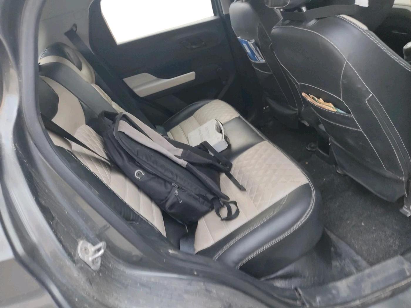 2023 Tata PUNCH PURE MT, CNG, Manual, 34,646 km, interior