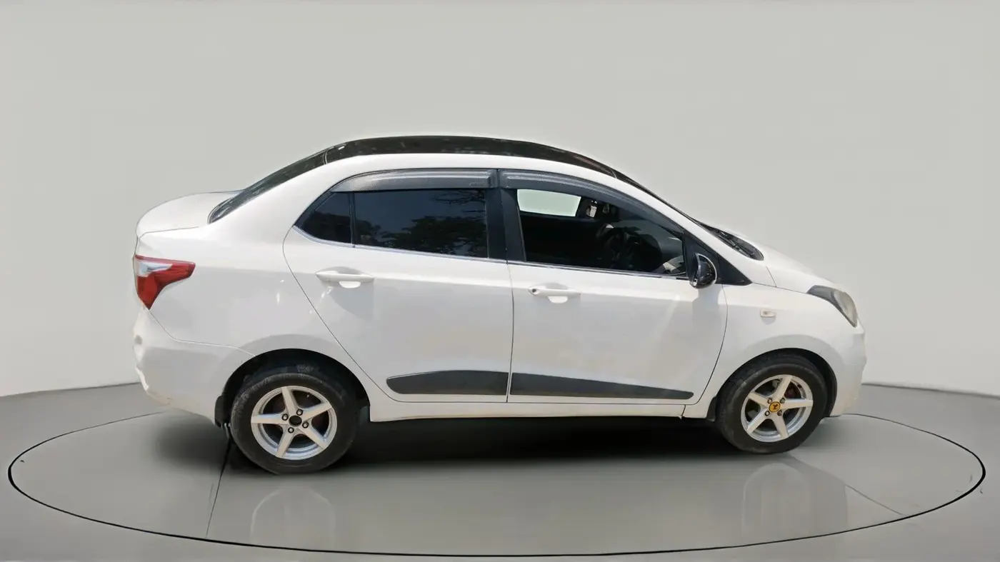 2018 Hyundai Xcent E+, CNG, Manual, 85,098 km, exterior