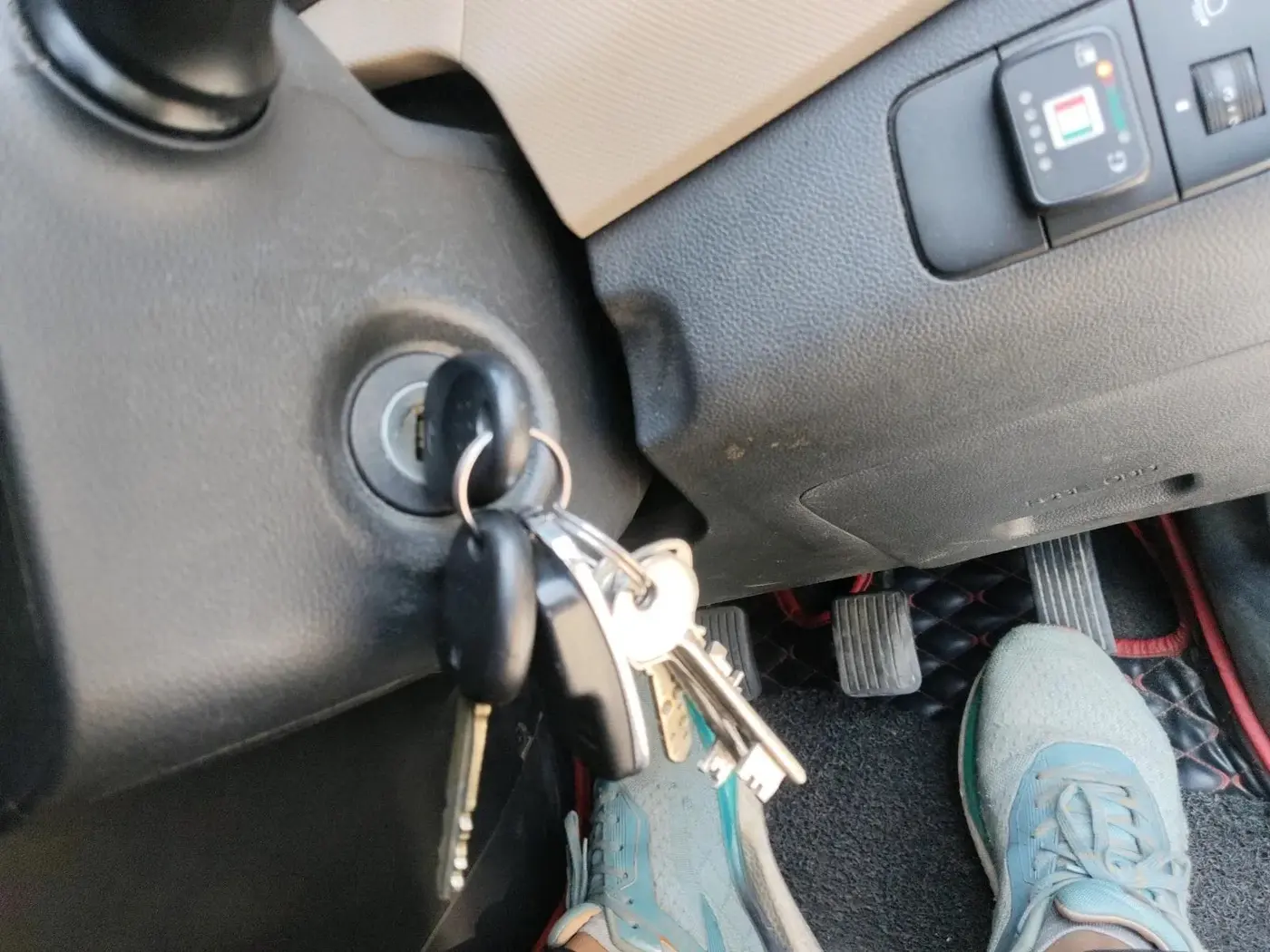 2018 Hyundai Xcent E+, CNG, Manual, 85,098 km, interior