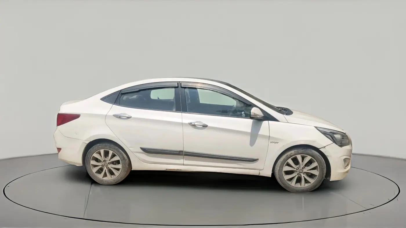 2015 Hyundai Verna FLUIDIC 4S 1.6 VTVT S(O), Petrol, Manual, 1,22,061 km, exterior