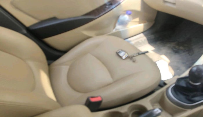 2015 Hyundai Verna FLUIDIC 4S 1.6 VTVT S(O), Petrol, Manual, 1,22,061 km, interior