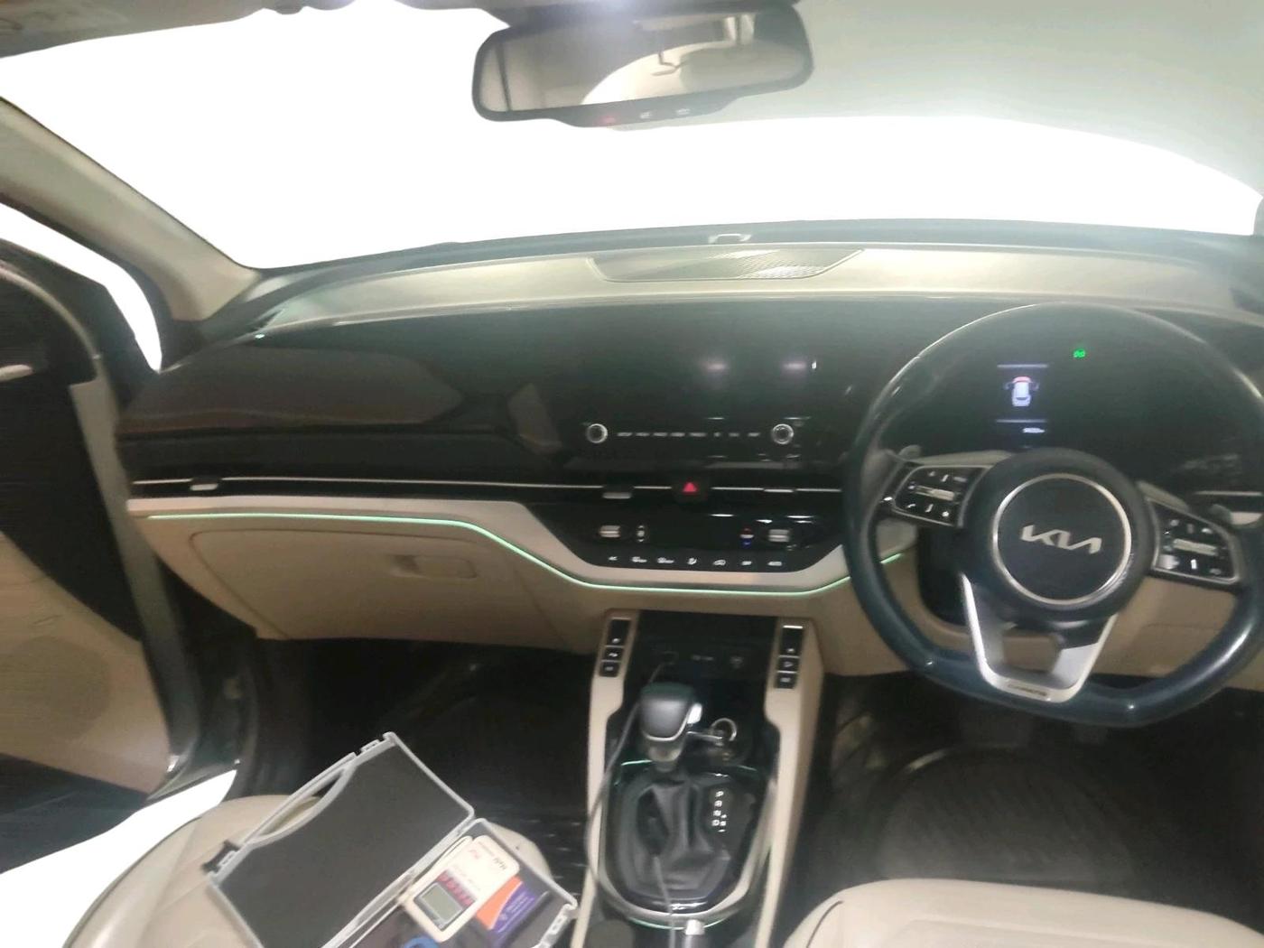2022 KIA CARENS LUXURY PLUS 1.4 PETROL DCT 6 STR, Petrol, Automatic, 94,262 km, interior