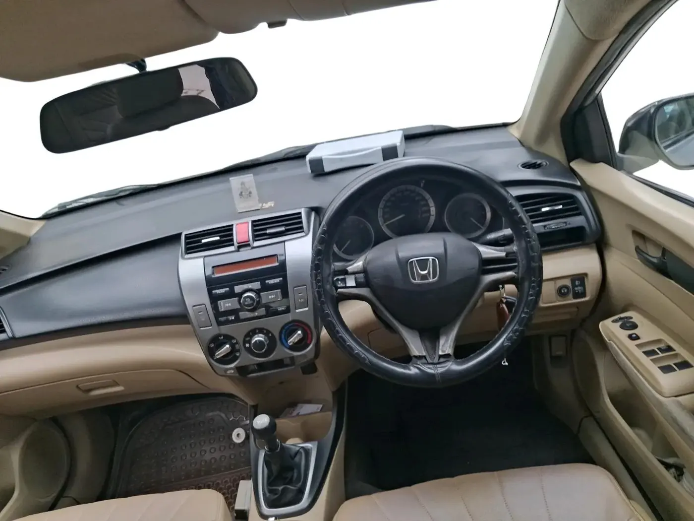 2013 Honda City 1.5L I-VTEC S MT, CNG, Manual, 1,44,735 km, interior