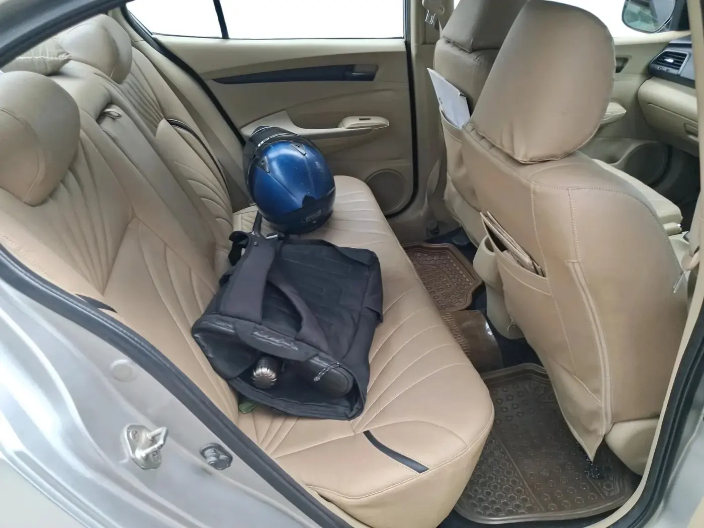 2013 Honda City 1.5L I-VTEC S MT, CNG, Manual, 1,44,735 km, interior