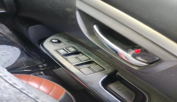 2012 Maruti Swift VXI, Petrol, Manual, 62,000 km, interior