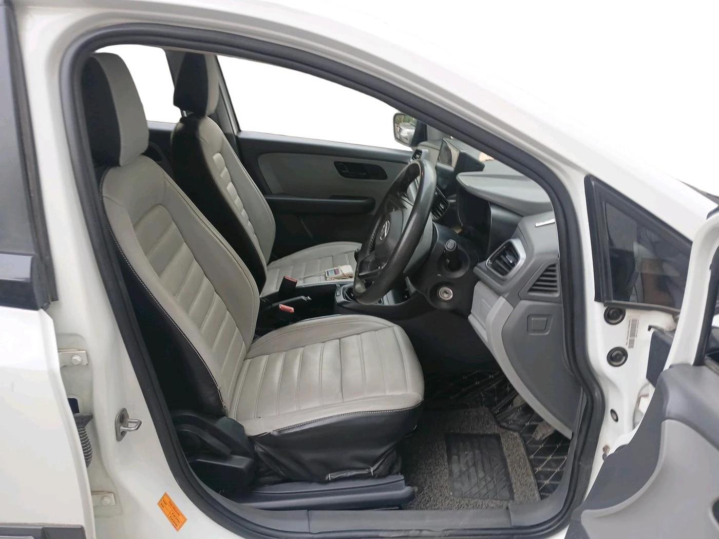 2021 Tata ALTROZ XE PETROL, Petrol, Manual, 24,657 km, interior