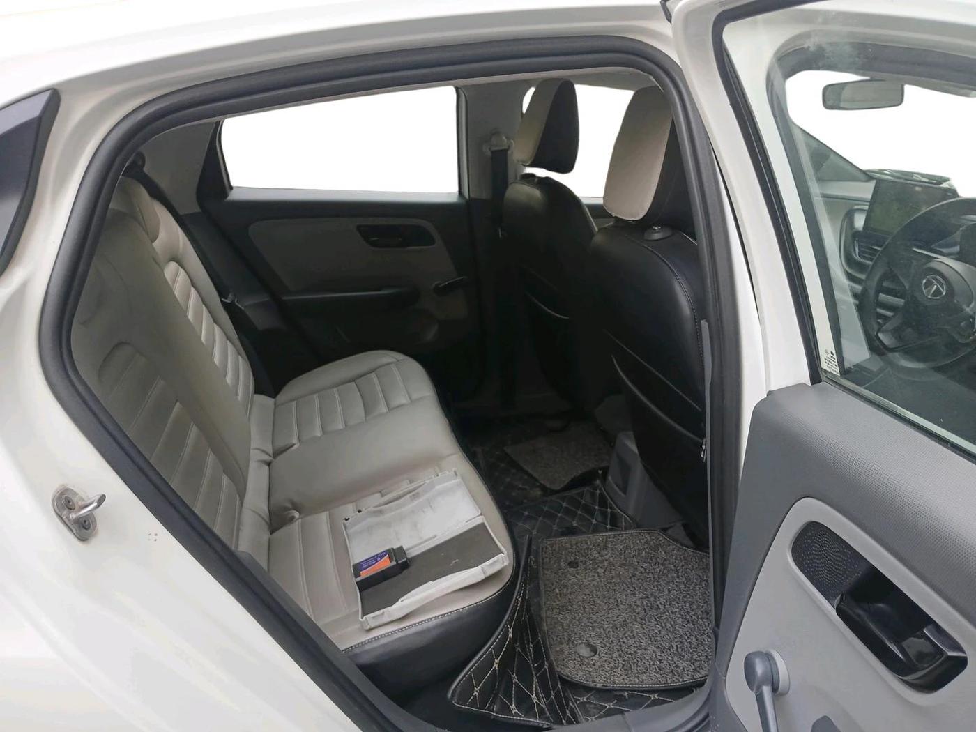 2021 Tata ALTROZ XE PETROL, Petrol, Manual, 24,657 km, interior