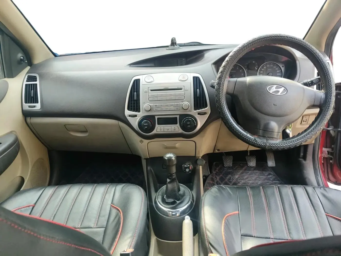2011 Hyundai i20 MAGNA 1.2, Petrol, Manual, 76,500 km, interior