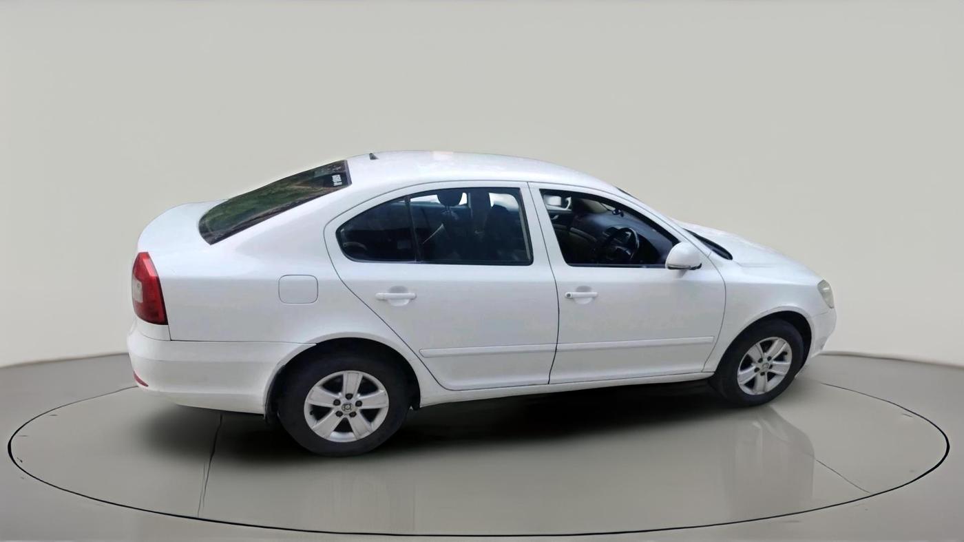 2011 Skoda Laura AMBIENTE 1.8 TSI, Petrol, Manual, 34,932 km, exterior