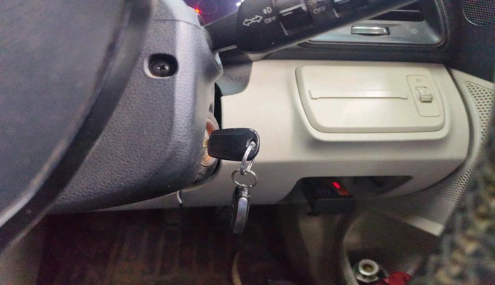 2019 Mahindra XUV300 W4 1.2 PETROL, Petrol, Manual, 57,663 km, interior