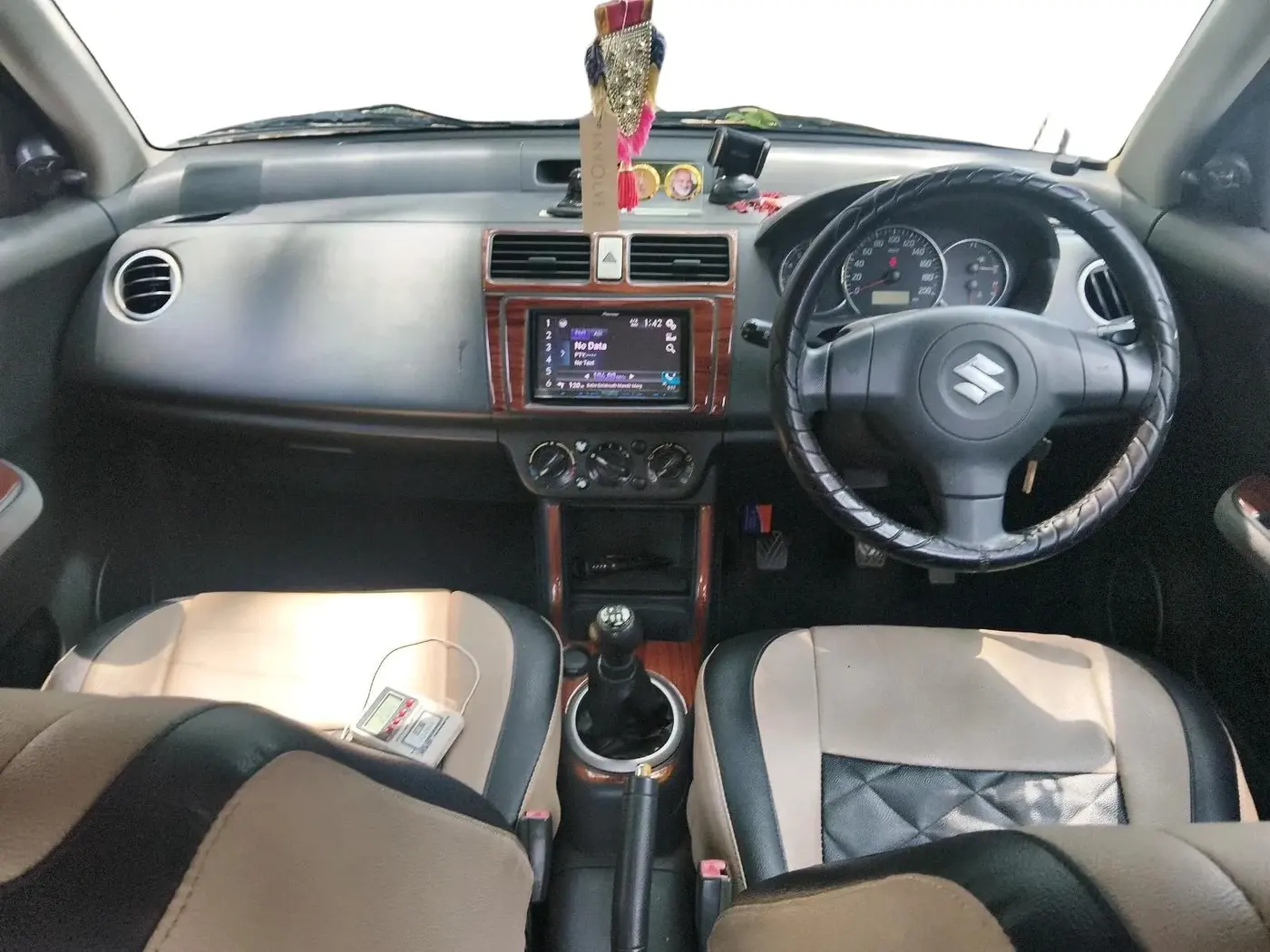2011 Maruti Swift Dzire VXI, Petrol, Manual, 52,353 km, interior