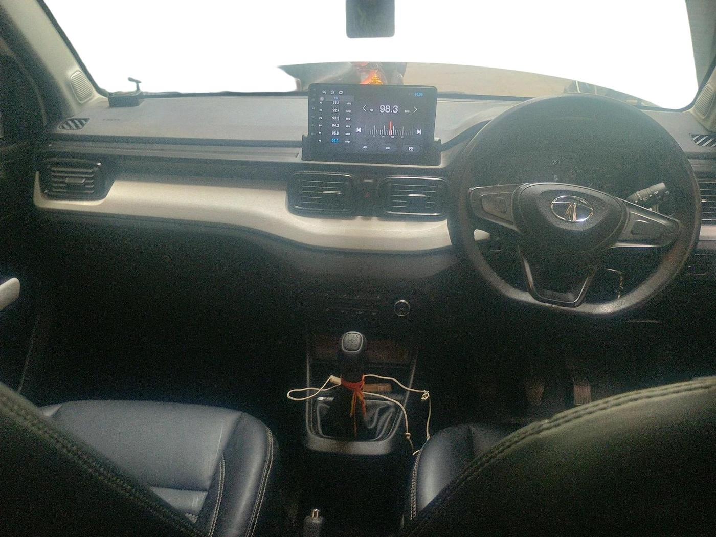 2022 Tata PUNCH PURE MT, Petrol, Manual, 11,294 km, interior