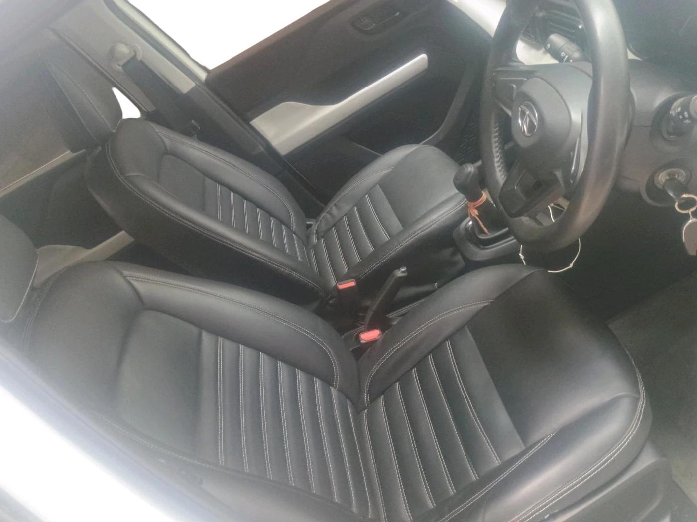 2022 Tata PUNCH PURE MT, Petrol, Manual, 11,294 km, interior