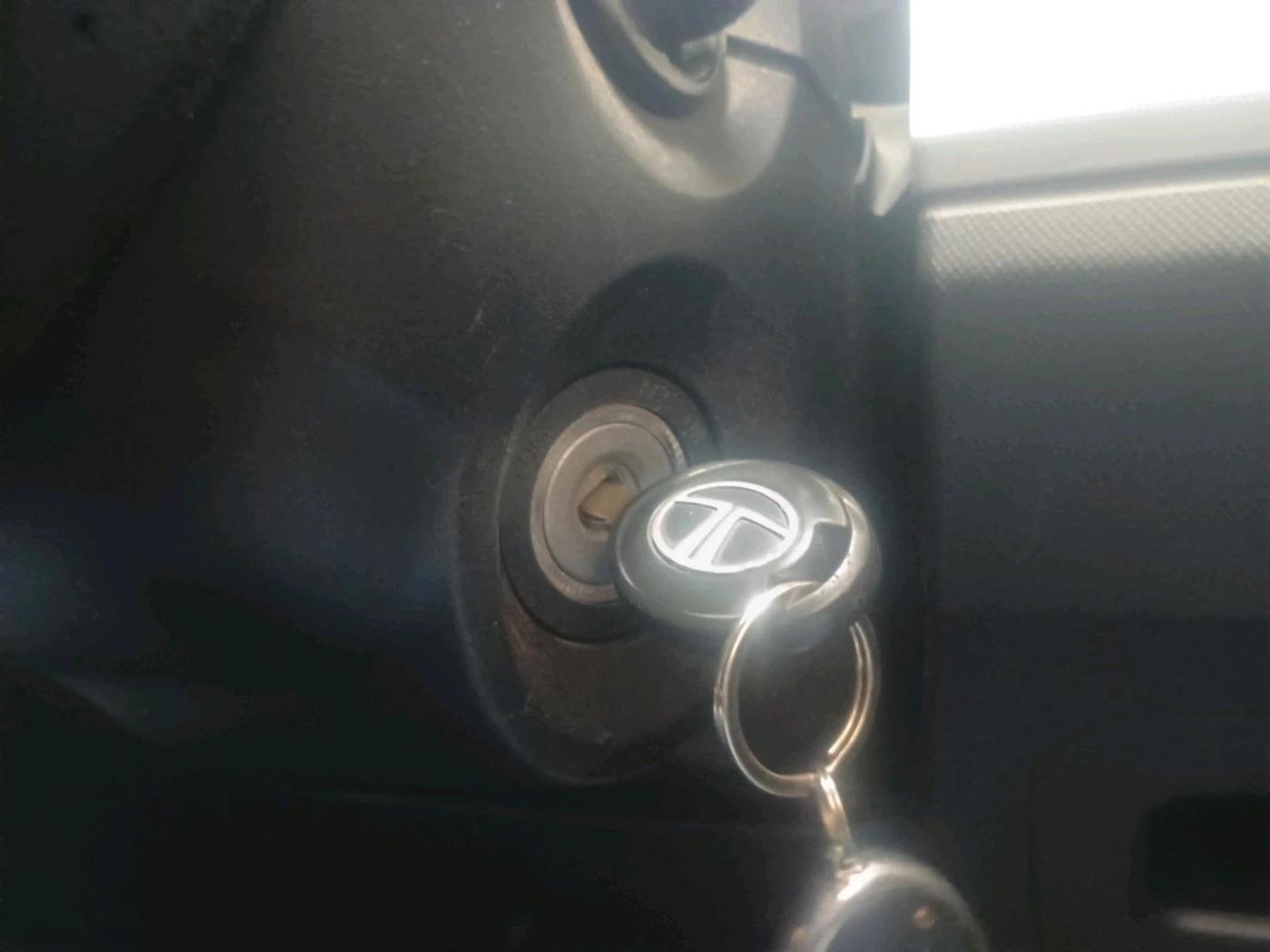 2022 Tata PUNCH PURE MT, Petrol, Manual, 11,294 km, interior