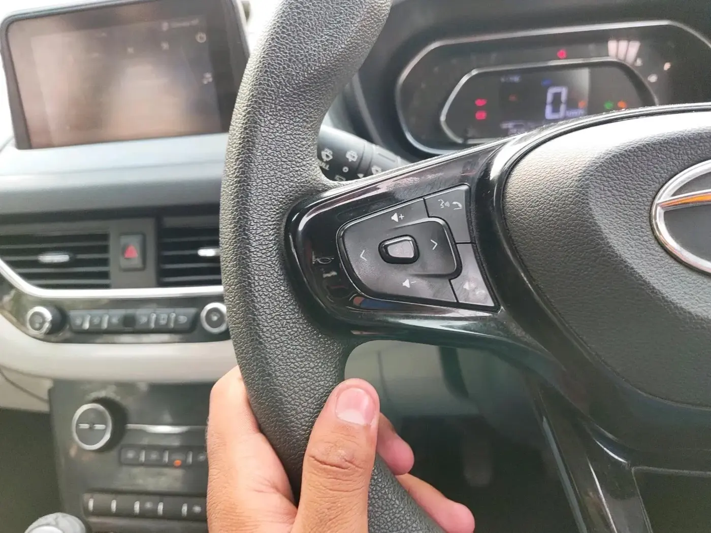 2020 Tata NEXON XZ PLUS PETROL, Petrol, Manual, 66,000 km, interior