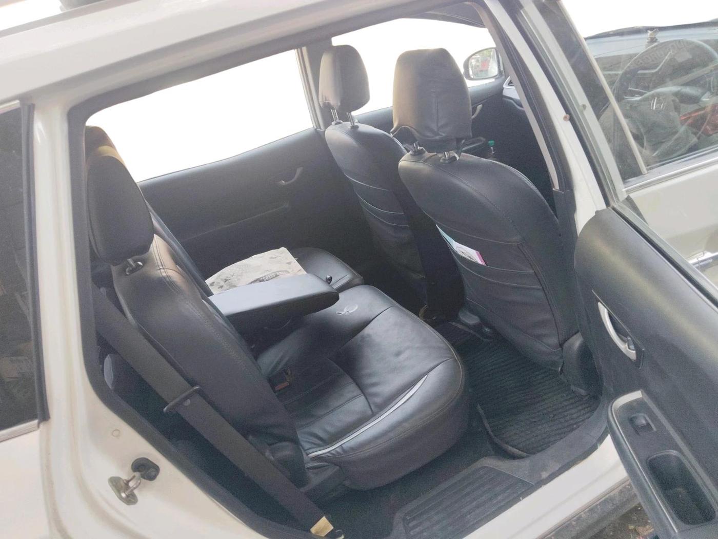 2017 Honda BR-V 1.5L I-VTEC V CVT, CNG, Automatic, 1,34,834 km, interior