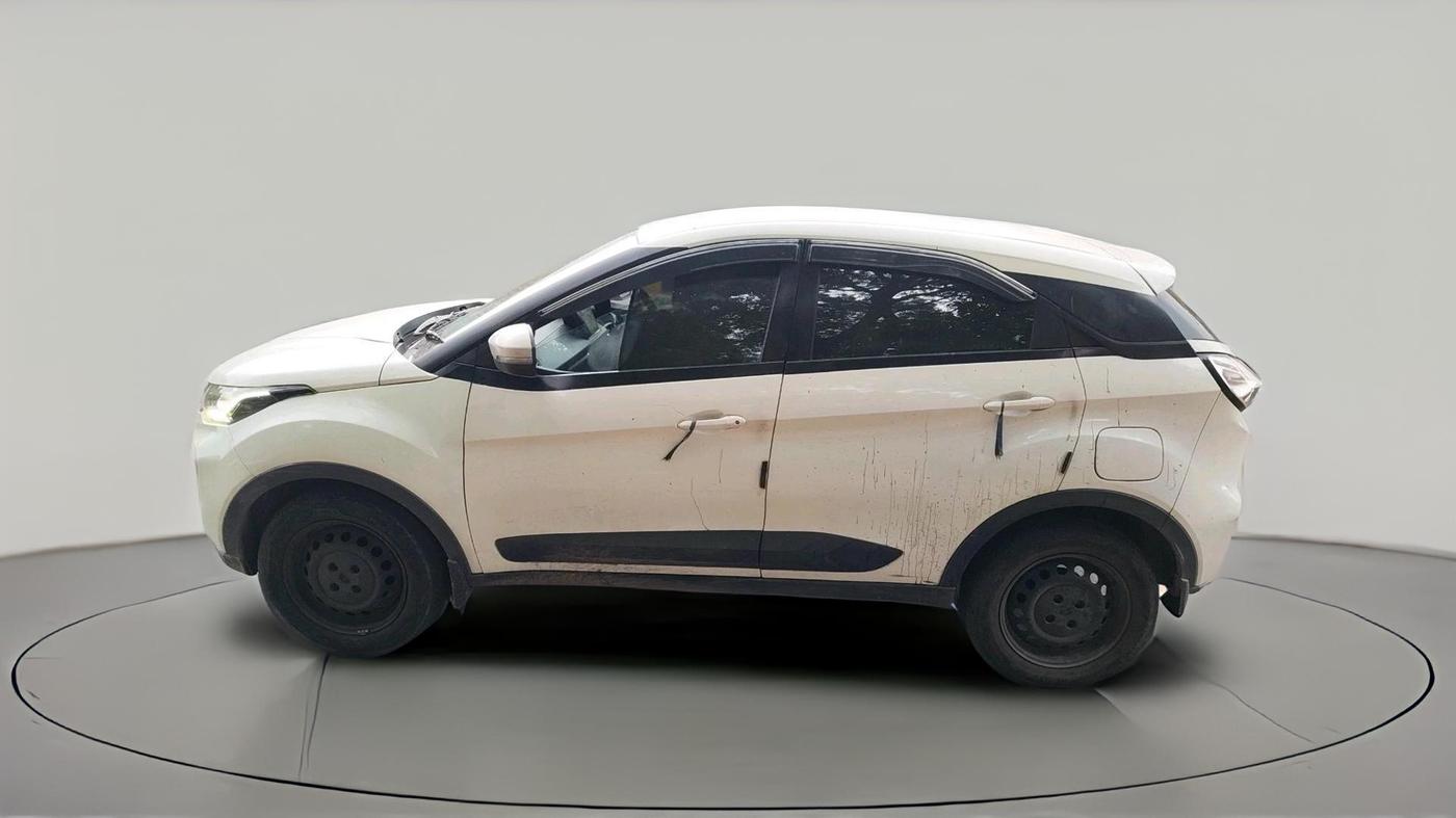 2022 Tata NEXON XE PETROL, CNG, Manual, 64,313 km, exterior