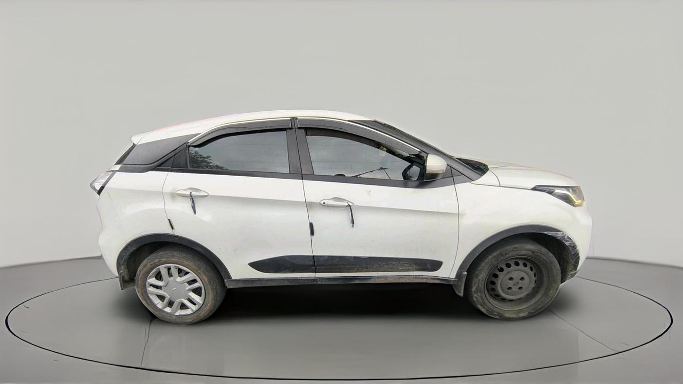 2022 Tata NEXON XE PETROL, CNG, Manual, 64,313 km, exterior