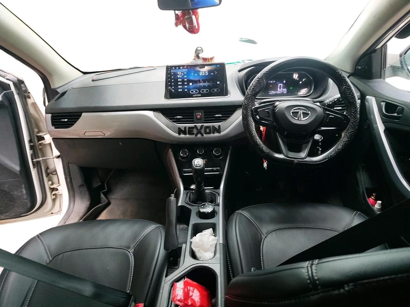 2022 Tata NEXON XE PETROL, CNG, Manual, 64,313 km, interior
