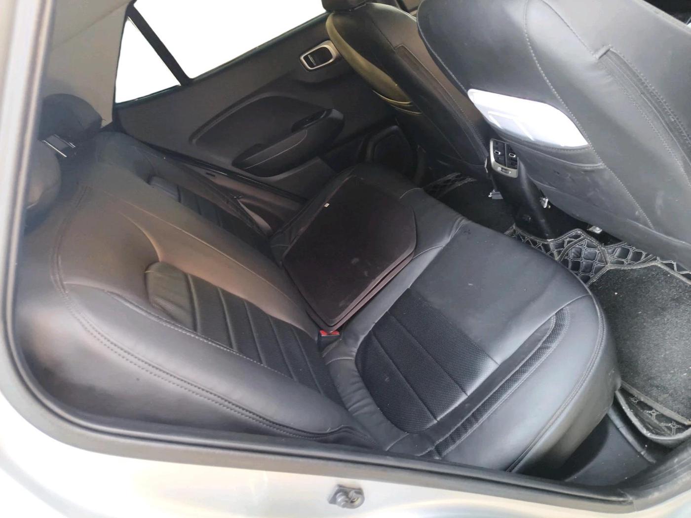 2019 Hyundai VENUE SX PLUS 1.0 TURBO DCT, Petrol, Automatic, 60,000 km, interior