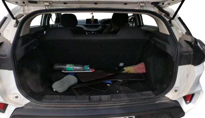 2022 Tata NEXON XE PETROL, Petrol, Manual, 33,614 km, exterior