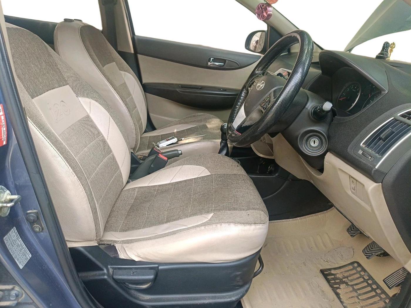 2013 Hyundai i20 SPORTZ 1.2, Petrol, Manual, 66,348 km, interior