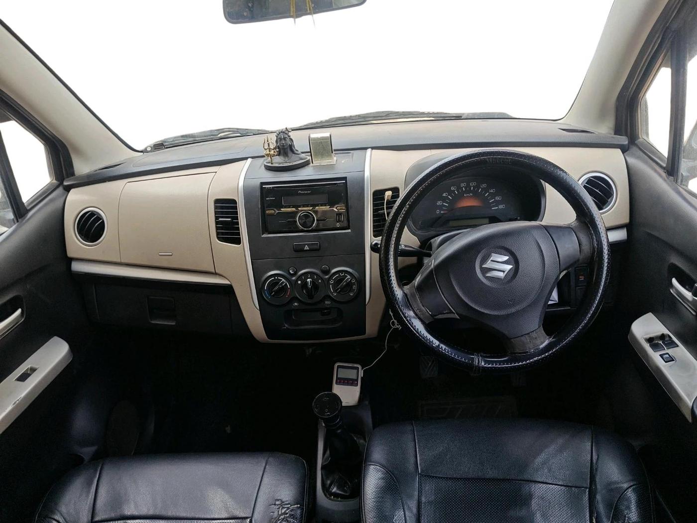 2017 Maruti Wagon R 1.0 LXI CNG, CNG, Manual, 1,85,172 km, interior