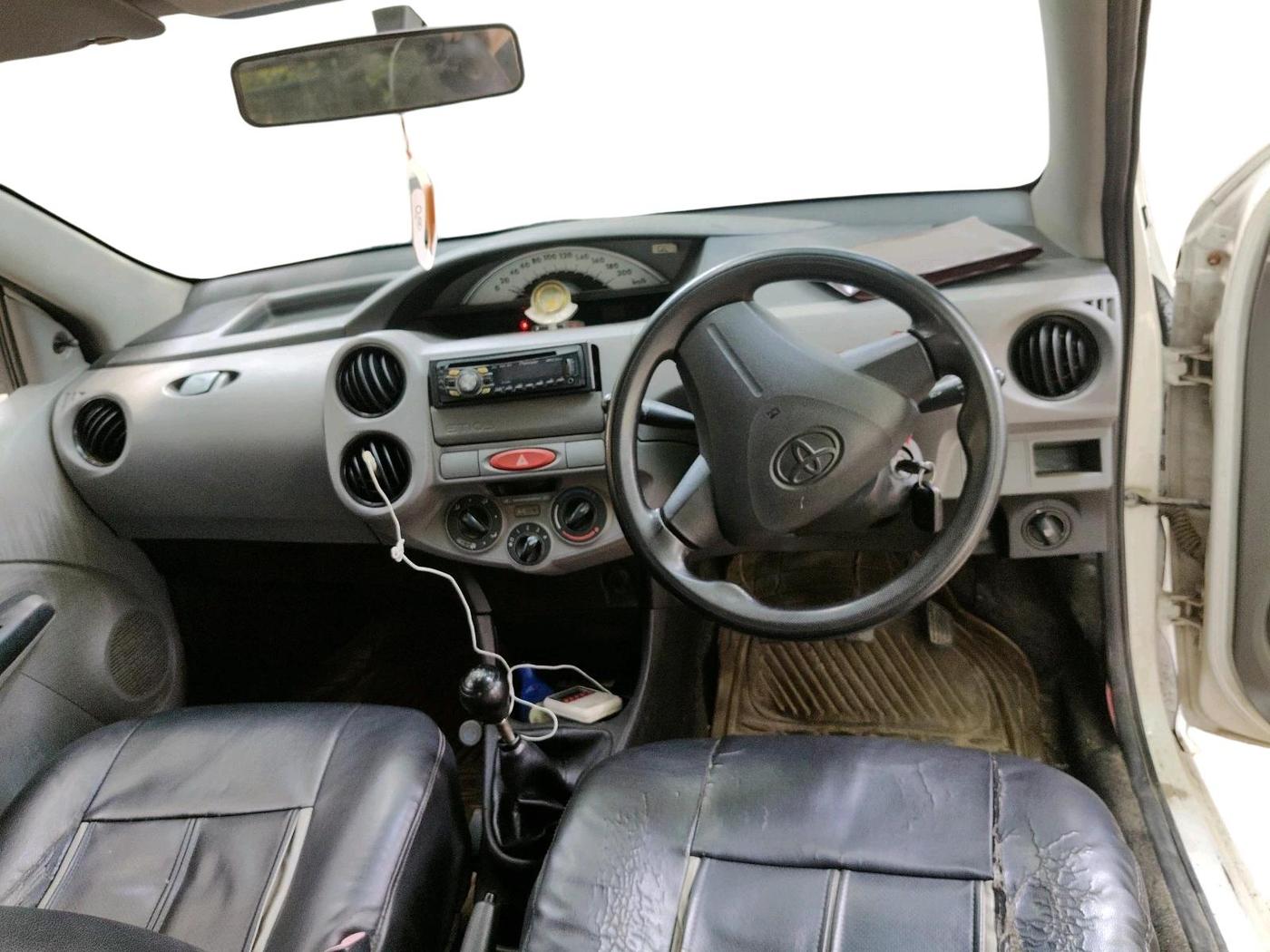 2011 Toyota Etios G, Petrol, Manual, 89,351 km, interior