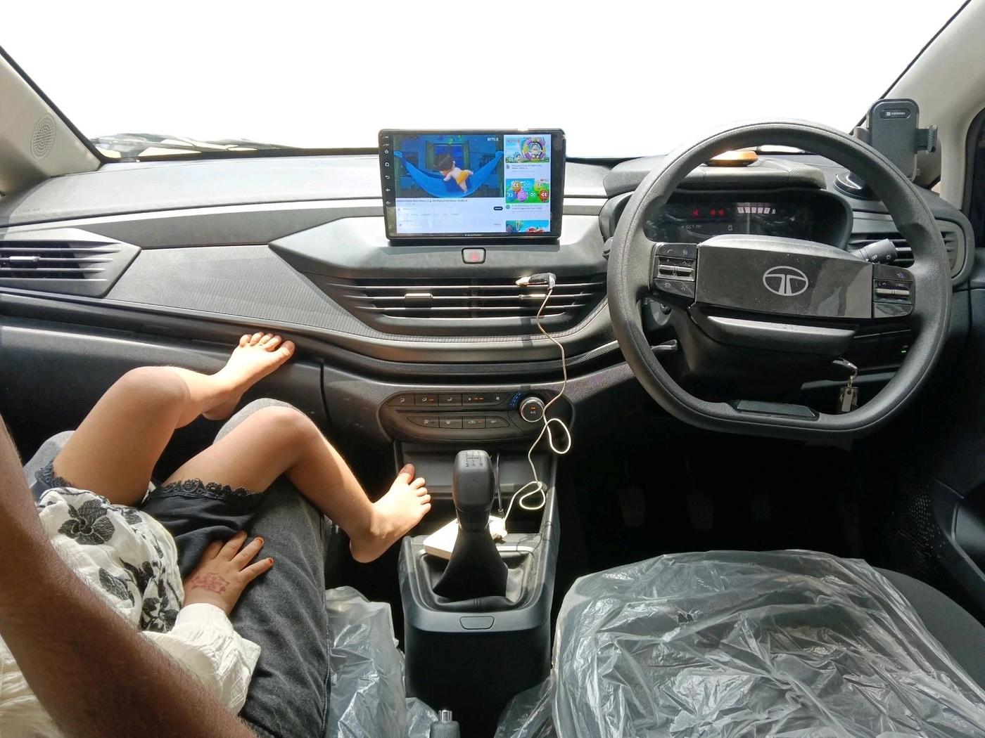 2026 Tata ALTROZ Smart CNG 5MT, CNG, Manual, 698 km, interior