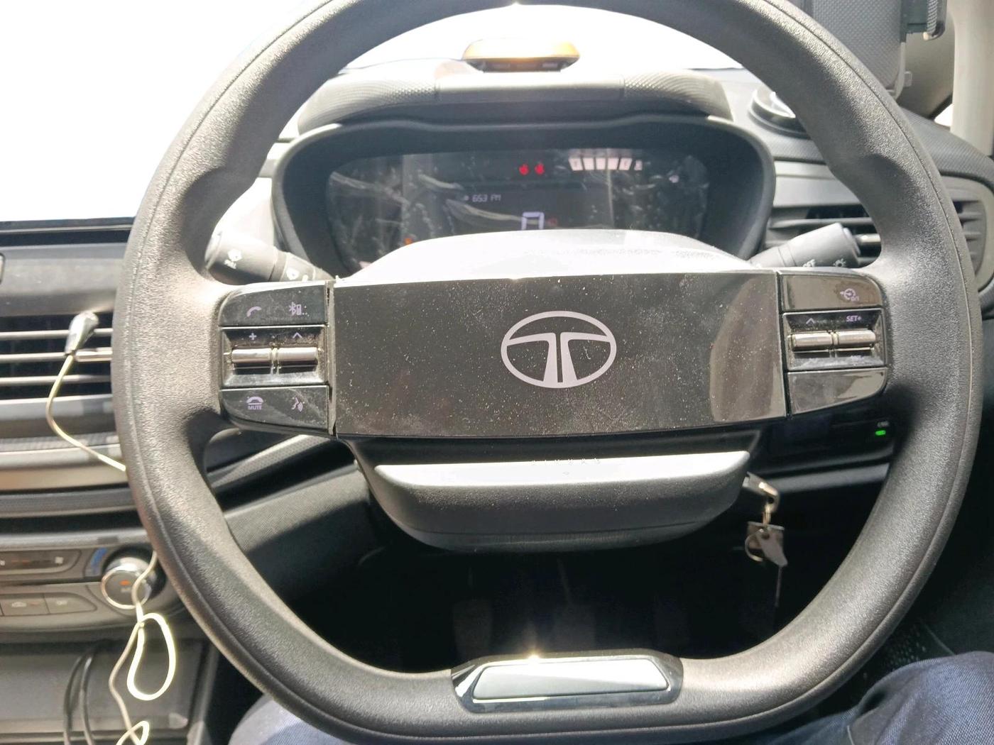 2026 Tata ALTROZ Smart CNG 5MT, CNG, Manual, 698 km, interior