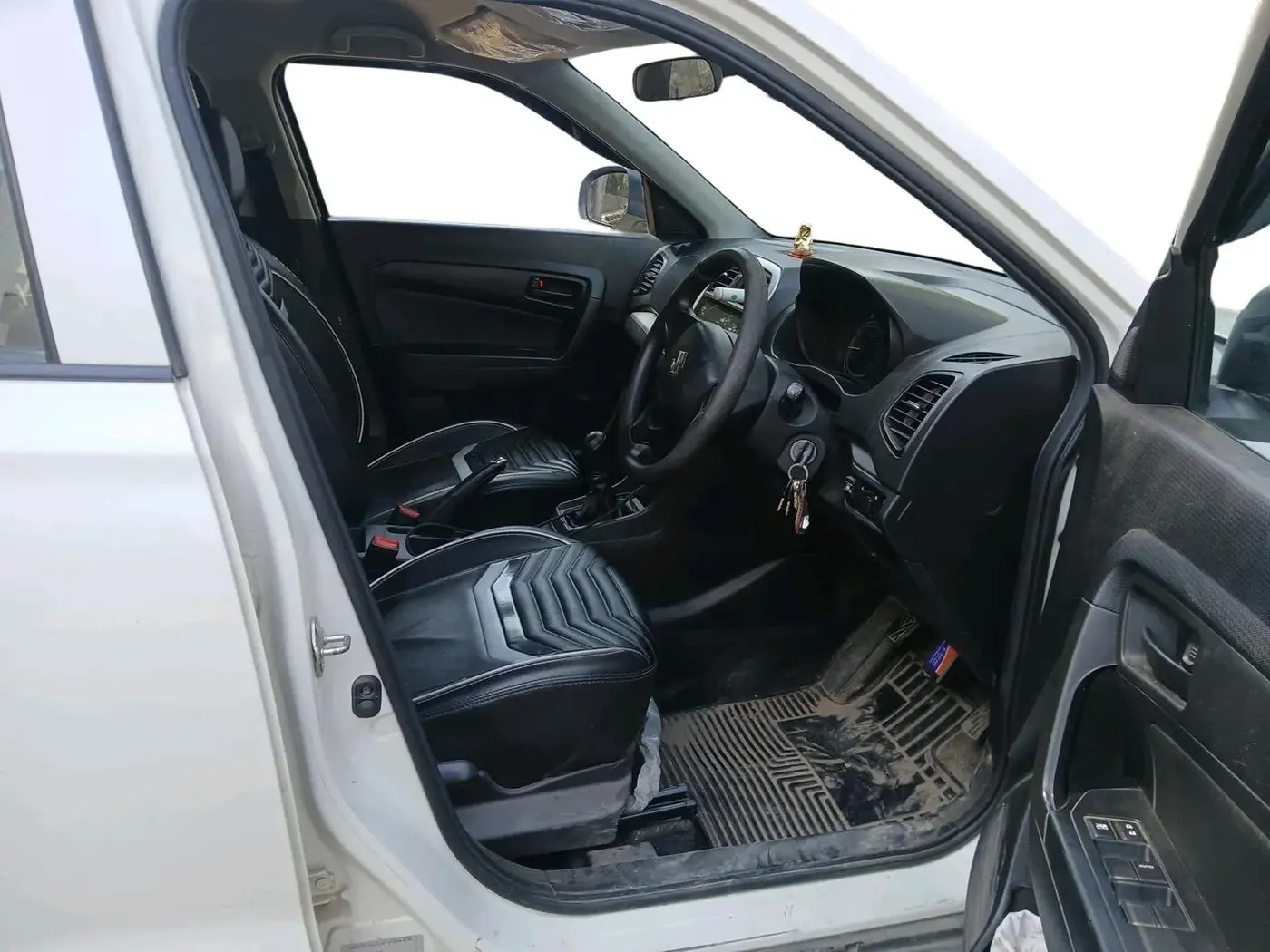 2022 Maruti Vitara Brezza LXI, CNG, Manual, 1,02,127 km, interior