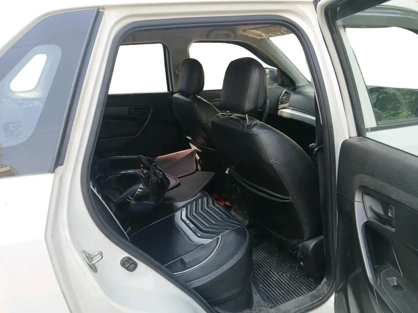 2022 Maruti Vitara Brezza LXI, CNG, Manual, 1,02,127 km, interior