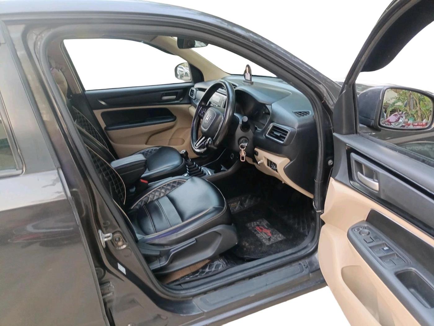 2018 Honda Amaze 1.2L I-VTEC S, CNG, Manual, 1,63,828 km, interior