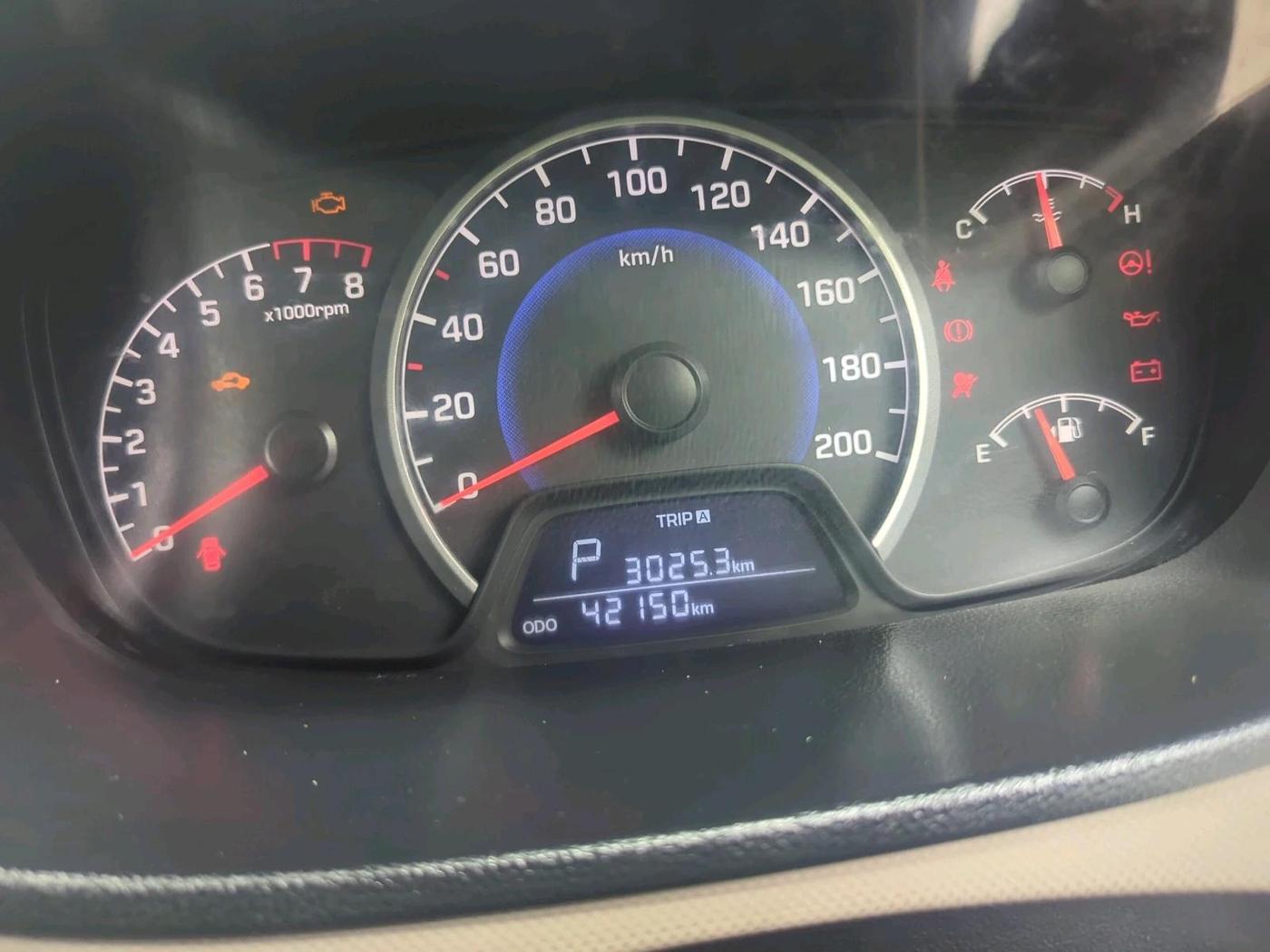 2017 Hyundai Grand i10 SPORTZ (O) AT 1.2 KAPPA VTVT, Petrol, Automatic, 42,150 km, interior