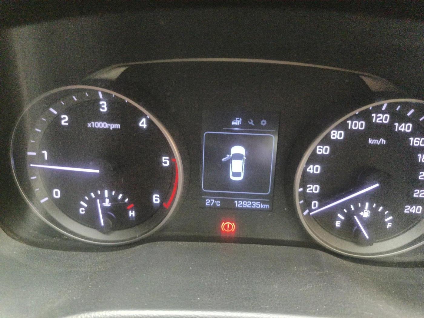 2019 Hyundai New Elantra 1.6 SX MT DIESEL, Diesel, Manual, 1,29,235 km, interior