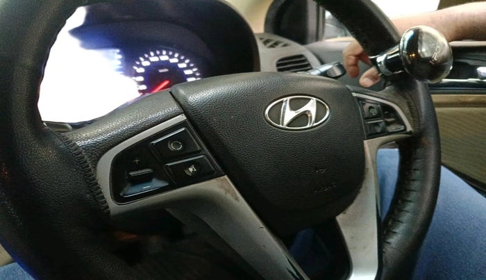 2011 Hyundai Verna FLUIDIC 1.6 VTVT, CNG, Manual, 1,07,833 km, interior