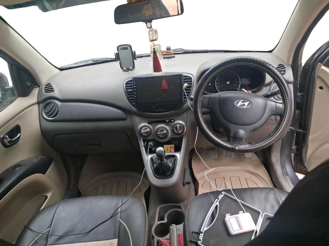 2015 Hyundai i10 SPORTZ 1.1, Petrol, Manual, 95,768 km, interior