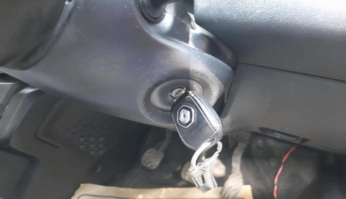 2022 Renault Kiger RXE MT, Petrol, Manual, 65,203 km, interior