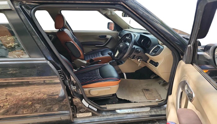 2019 Mahindra TUV300 T10, Diesel, Manual, 20,653 km, interior