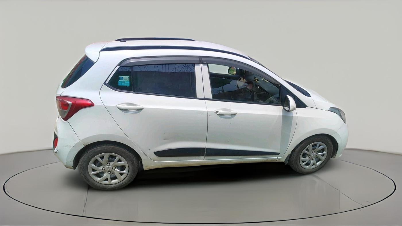 2017 Hyundai Grand i10 SPORTZ (O) 1.2 KAPPA VTVT, CNG, Manual, 1,60,193 km, exterior
