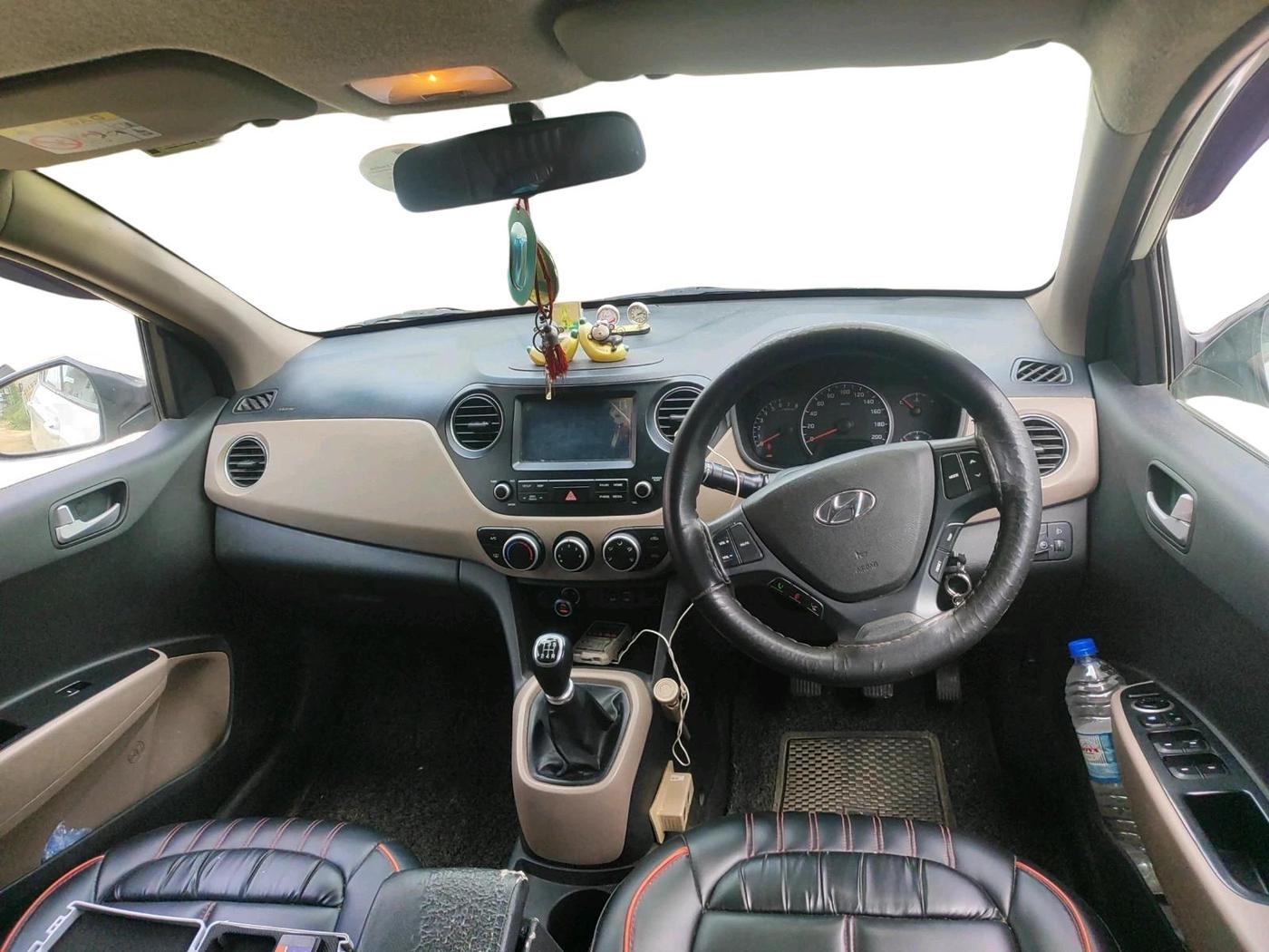 2017 Hyundai Grand i10 SPORTZ (O) 1.2 KAPPA VTVT, CNG, Manual, 1,60,193 km, interior