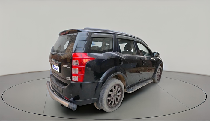 2016 Mahindra XUV500 W10 AT 1.99, Diesel, Automatic, 1,28,989 km, exterior