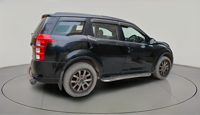 2016 Mahindra XUV500 W10 AT 1.99, Diesel, Automatic, 1,28,989 km, exterior