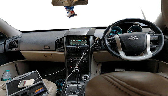 2016 Mahindra XUV500 W10 AT 1.99, Diesel, Automatic, 1,28,989 km, interior
