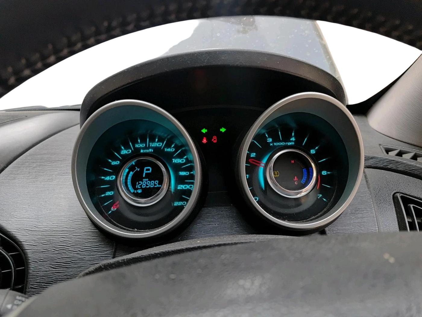 2016 Mahindra XUV500 W10 AT 1.99, Diesel, Automatic, 1,28,989 km, interior