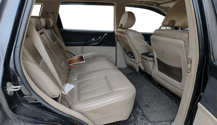 2016 Mahindra XUV500 W10 AT 1.99, Diesel, Automatic, 1,28,989 km, interior