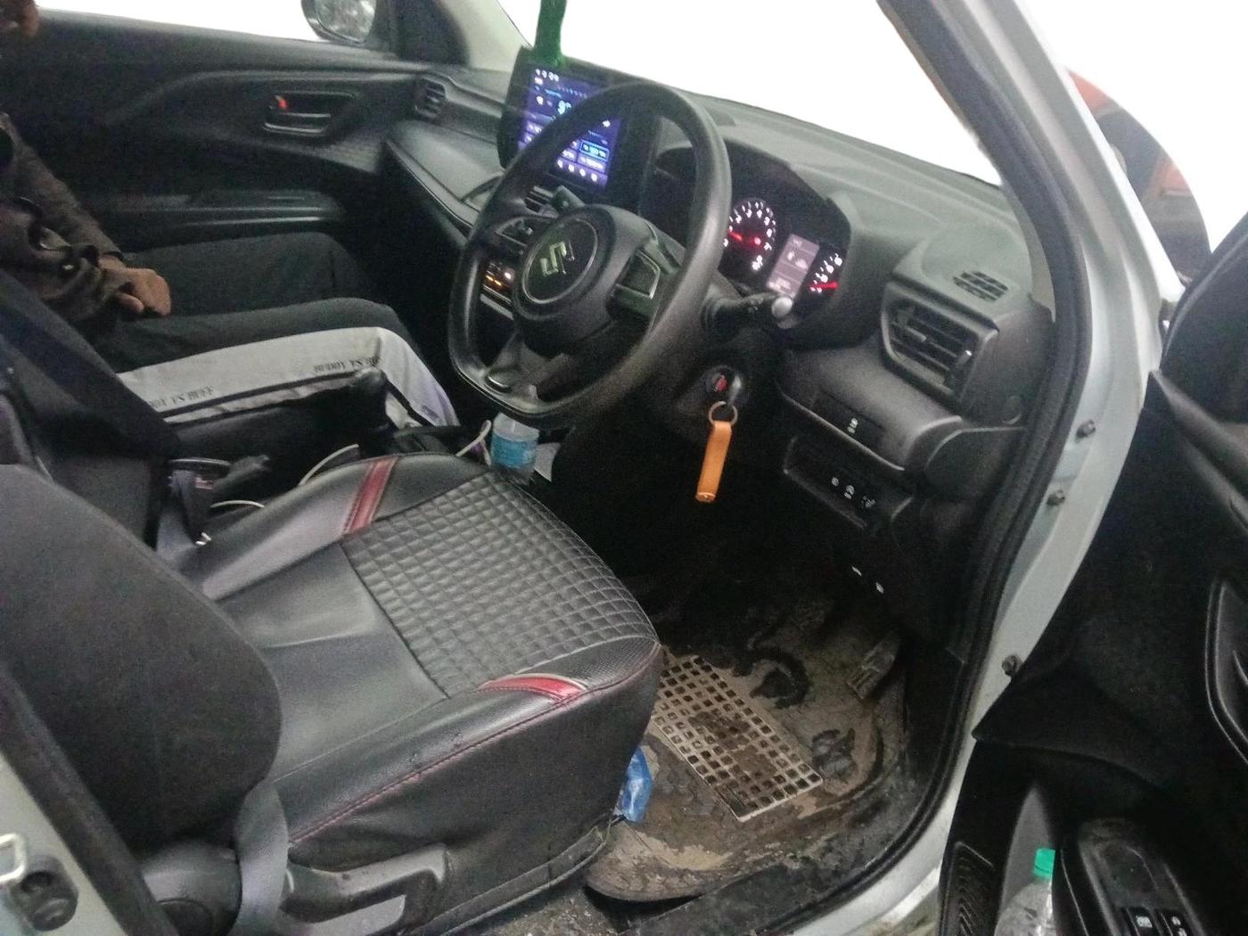 2024 Maruti Swift LXI, Petrol, Manual, 33,350 km, interior