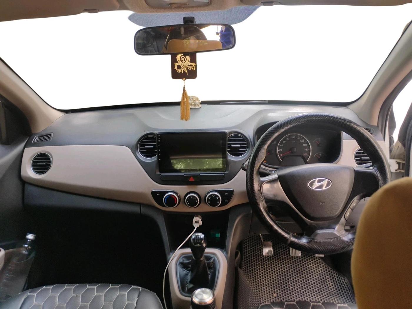 2016 Hyundai Grand i10 MAGNA 1.2 KAPPA VTVT, Petrol, Manual, 1,44,700 km, interior