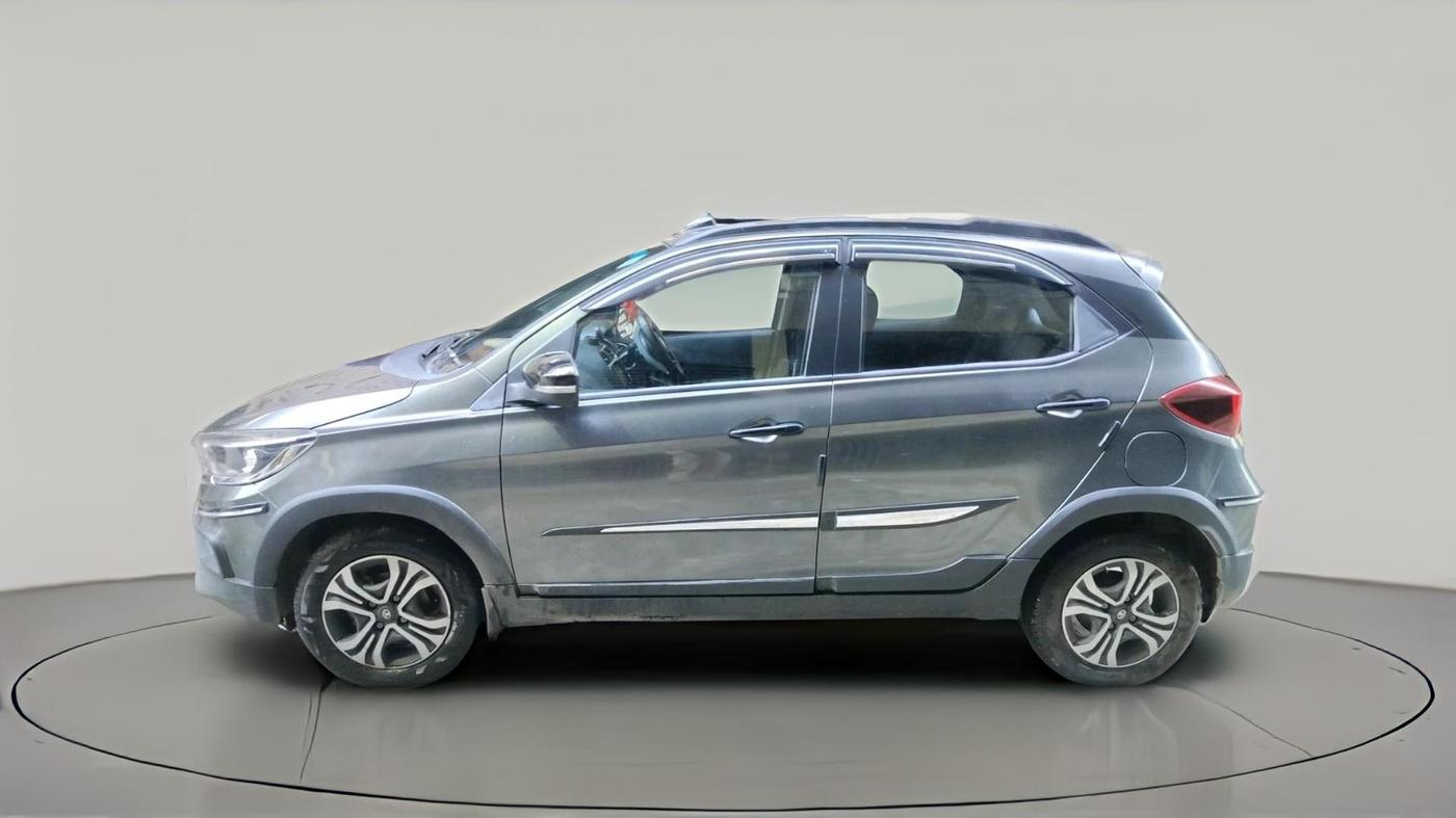 2024 Tata TIAGO NRG  NRG XZA CNG, CNG, Automatic, 15,944 km, exterior